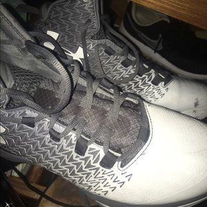 Under Armour Basketball sneakers